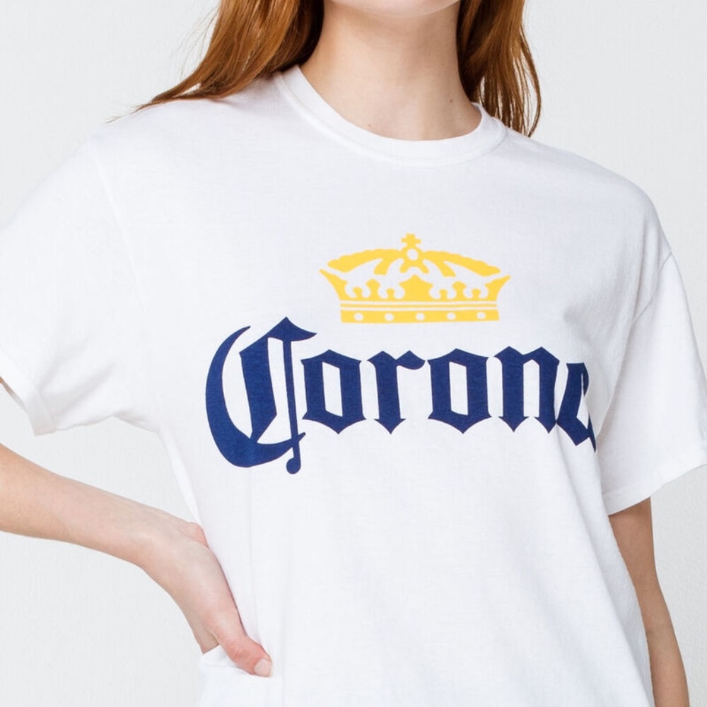 5 for $15 🦋 CORONA | Short Sleeve Boyfriend T-Shirt in White